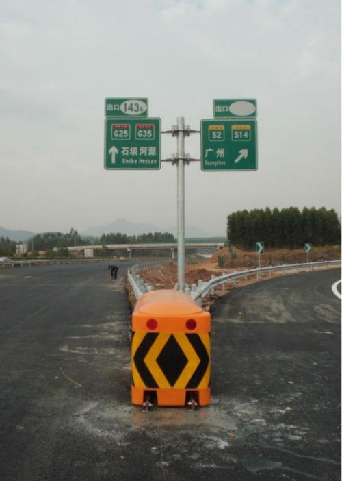 唐山路南区导向防撞垫