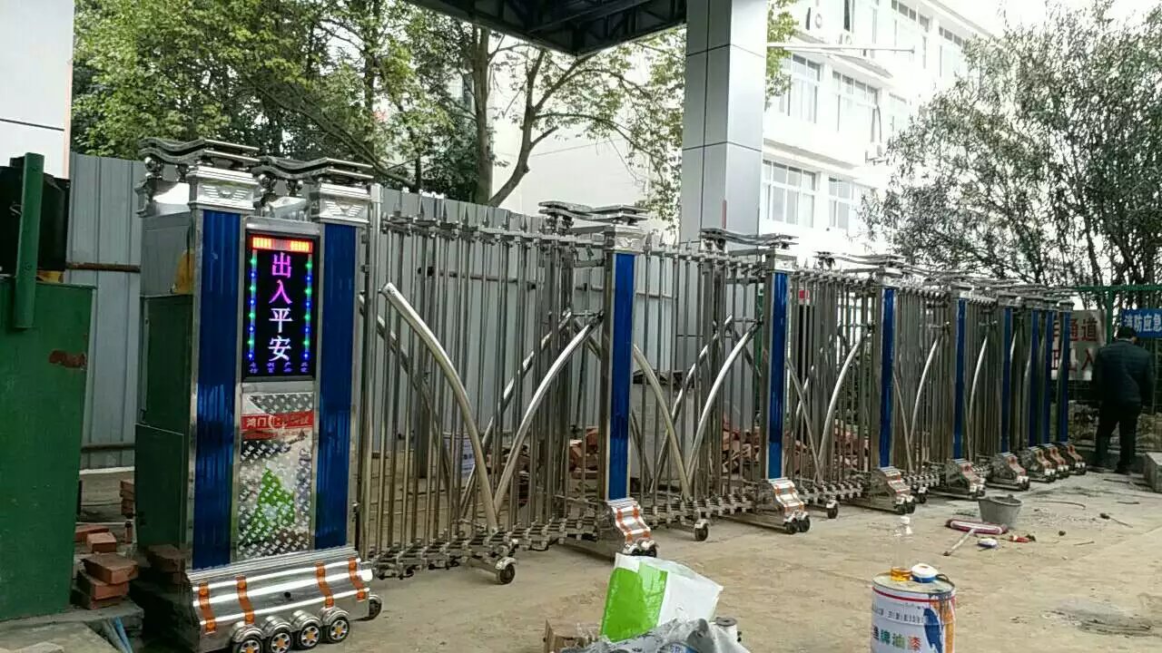 唐山路南区唐山路南区四川绵阳市飞机场伸缩门